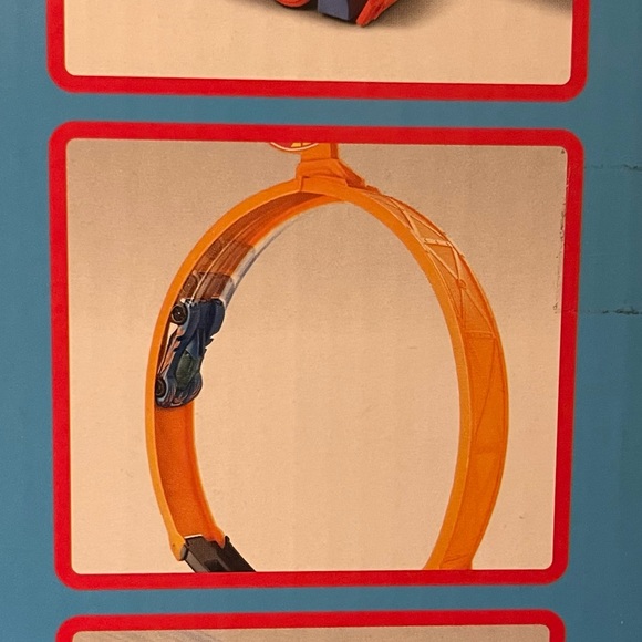 Hot Wheels Transporter Complete Stunt Set On Wheels. NWT - Picture 6 of 7